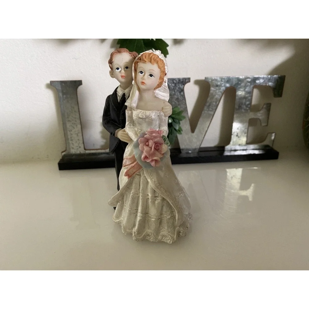 Vintage Shabby Chic Wedding Bride and Groom Resin‎ Wedding Cake Topper 5.5
